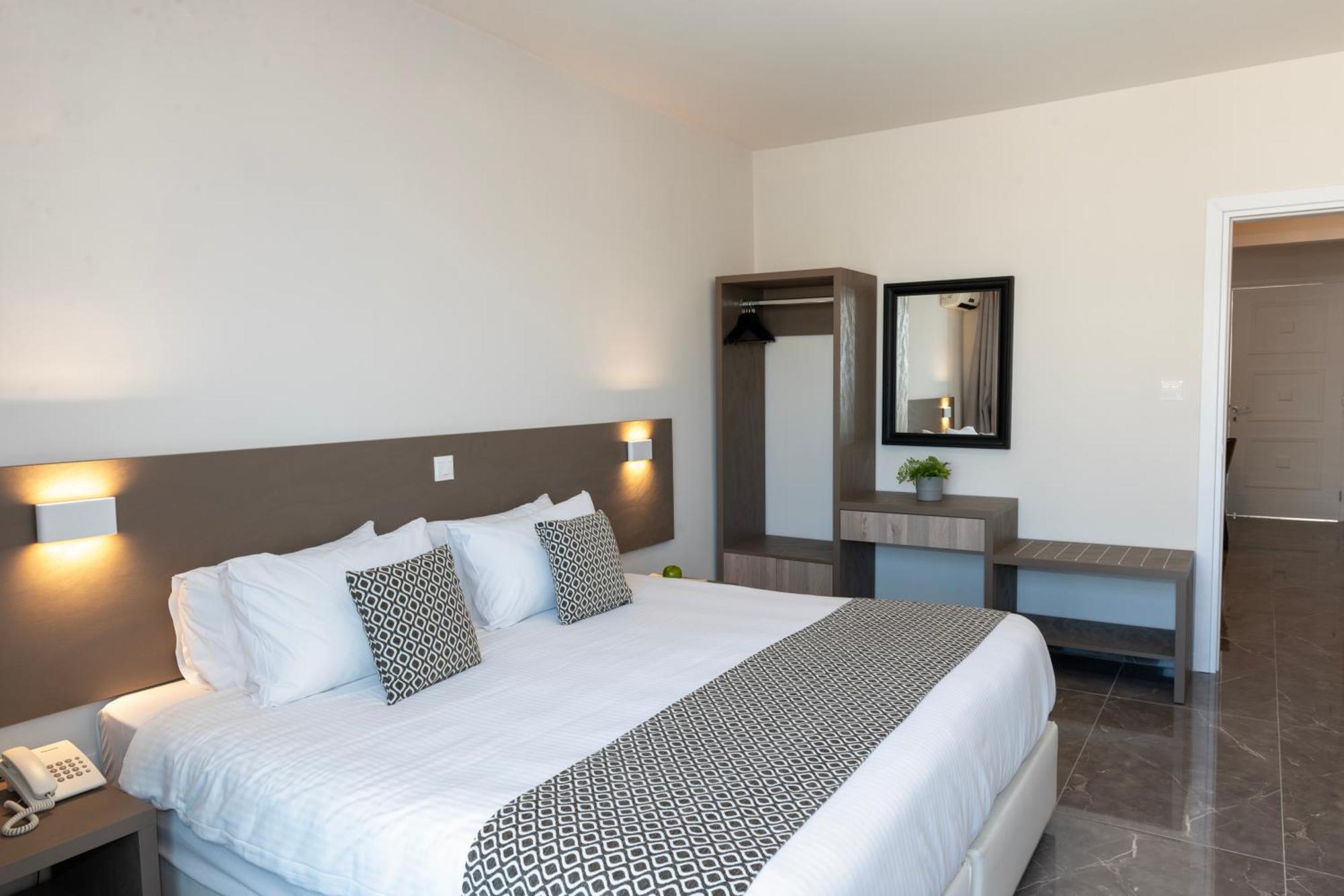 Blazer Residence Larnaca Exterior photo